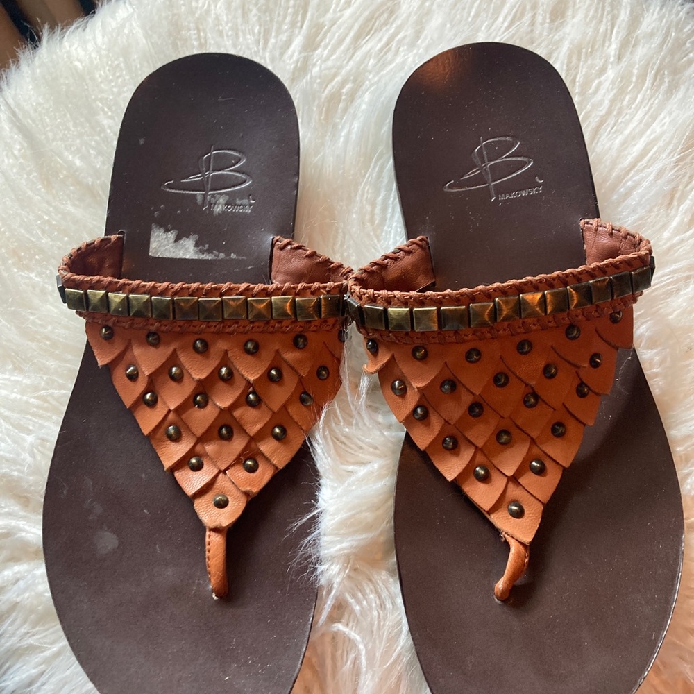 B. Makowsky sandals